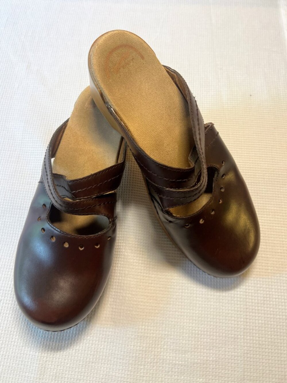 Dansko Susana Women's leather open back clog with cross-straps, Size 39 (8.5-9)